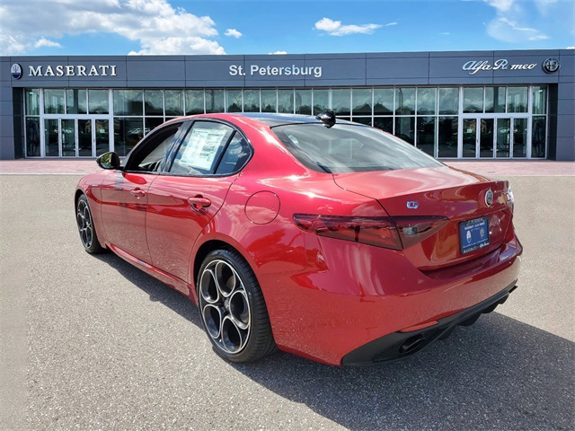 New 2022 Rosso Red Etna Exterior Paint Alfa Romeo Veloce image 3
