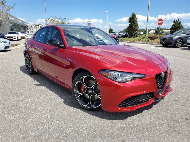 New 2022 Rosso Red Etna Exterior Paint Alfa Romeo Veloce image 31